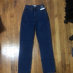 Abercrombie & Fitch The ‘90 Straight Ultra High Rise Curve Love